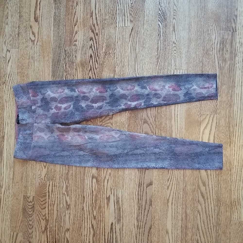 (S) Aritzia Talula Reptile/Leopard Print Cotton Blend Leggings Athleisure Lounge
